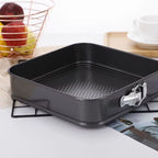 Set 3 Tăvi de Copt Antiaderente cu Inel Detașabil – Rotundă, Dreptunghiulară și Inimă